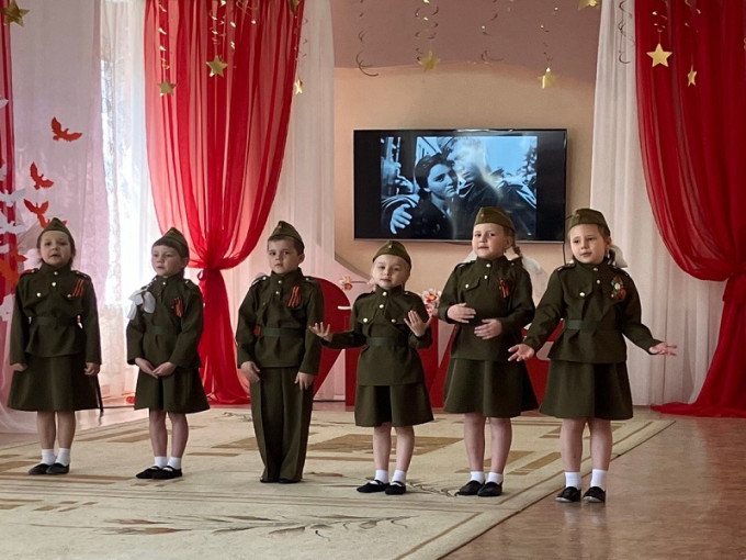 Военно-патриотический фестиваль "Без песни нет Победы! " Военно-патриотический фестиваль "Без песни нет Победы! ".